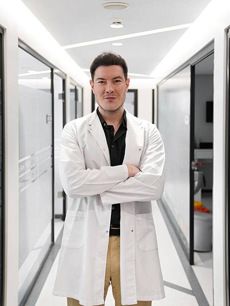 Dr. Umur Aslan