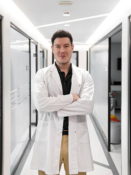 Dr. Umur Aslan